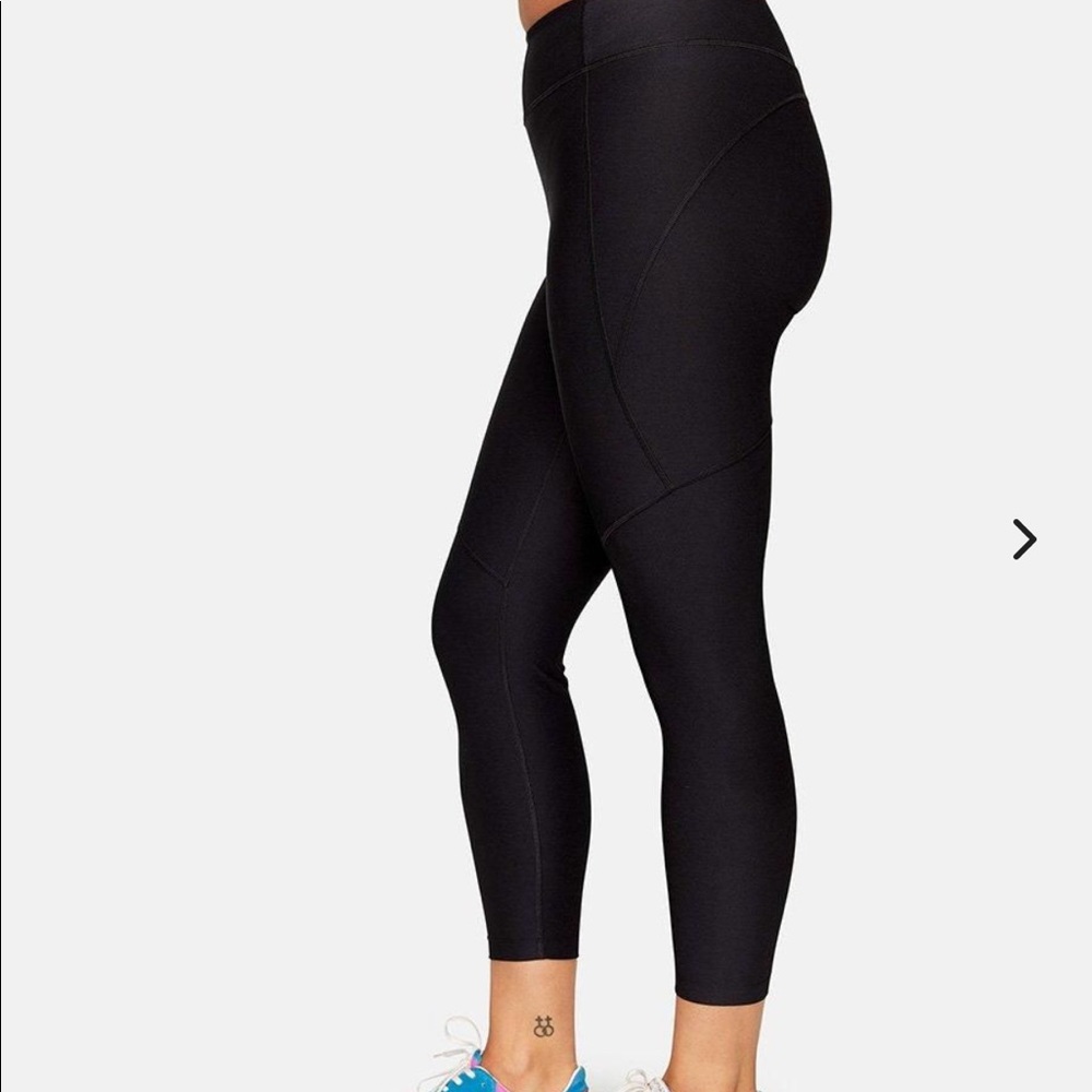 Outdoor Voices 3/4 Warm Up Leggings in black
